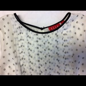 Elle, ruffled front, sleeveless shirt, Sz L